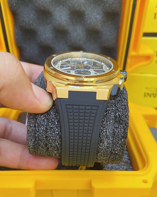 Invicta Weest 83372