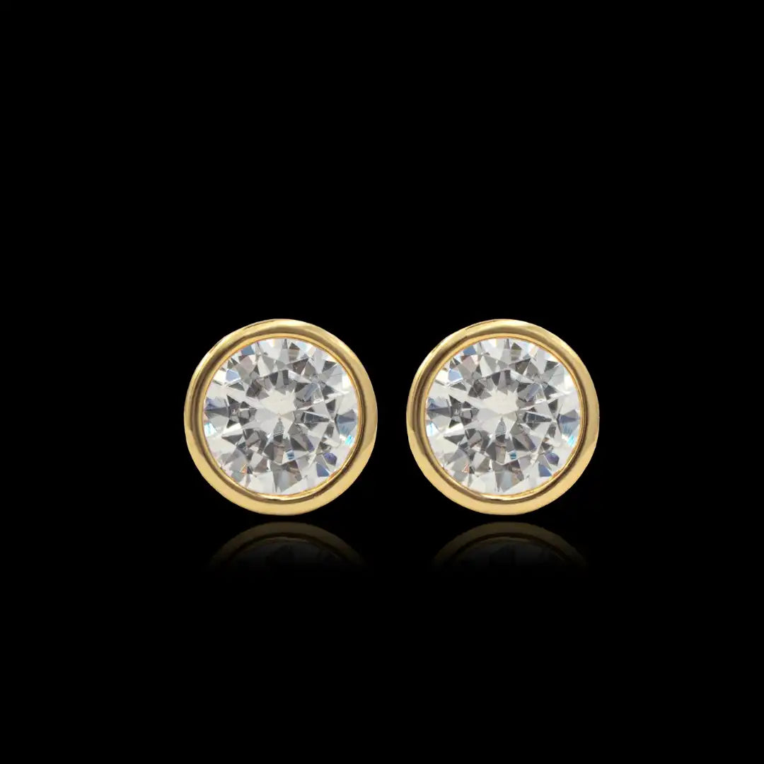 Brincos Round Bezel 8mm Banhado a Ouro 18k