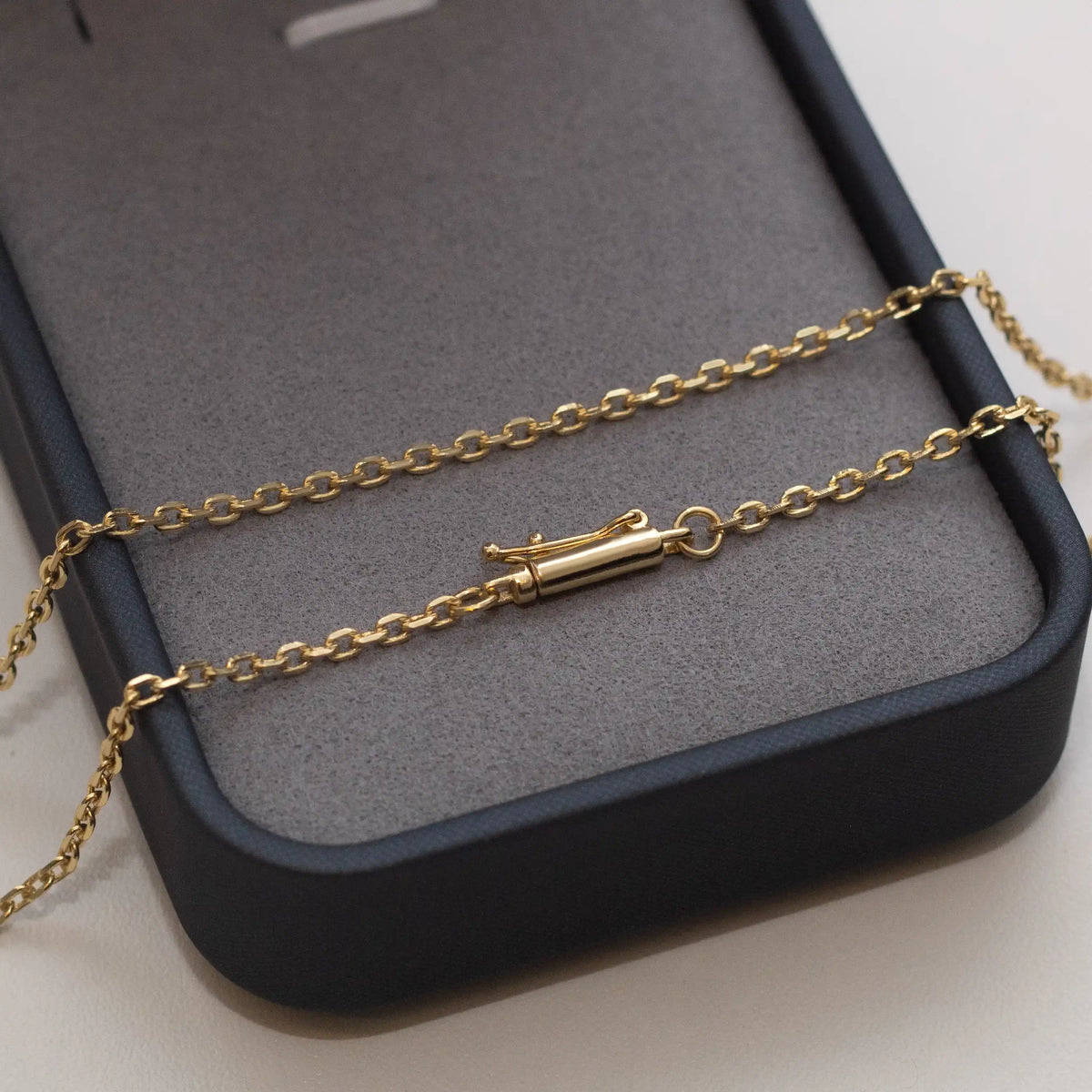 Corrente Cartier Cadeado 2,5mm Banhado a Ouro 18k