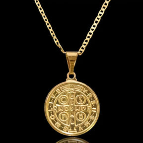 Corrente Mariner 2mm com pingente Medalha São Bento Banhado a Ouro 18k